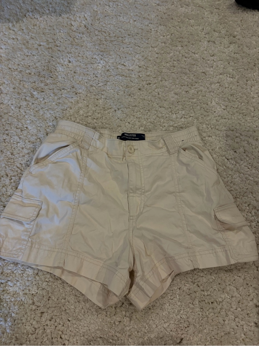Hollister Light Cream Cargo Shorts with Side Pockets